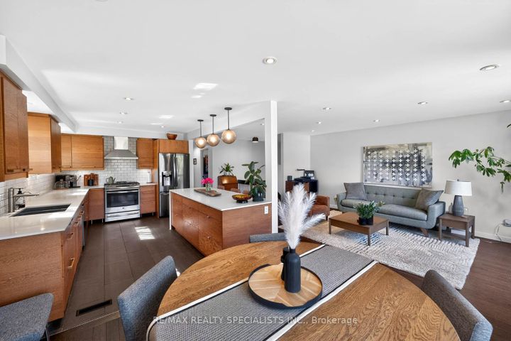 Photo 7 at 2601 Windjammer Road, Erin Mills, Mississauga