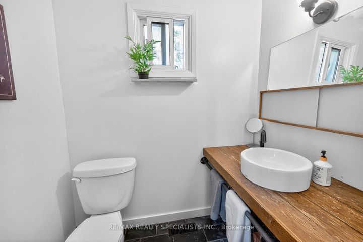 Photo 14 at 2601 Windjammer Road, Erin Mills, Mississauga