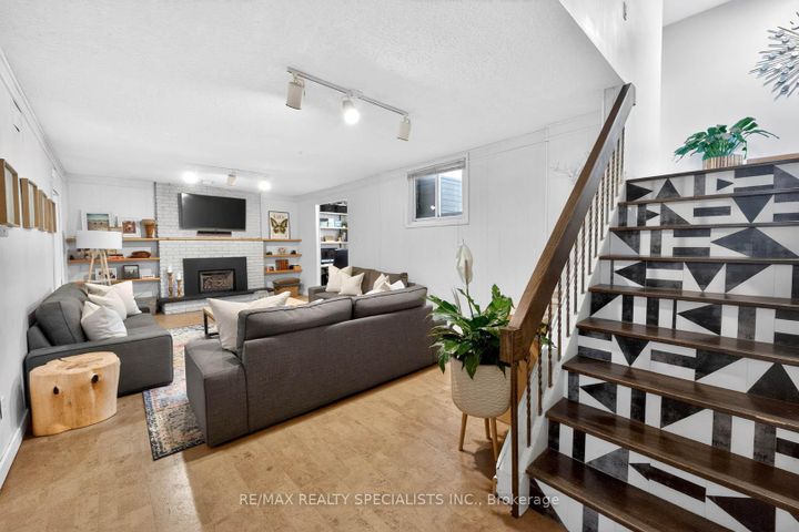 Photo 19 at 2601 Windjammer Road, Erin Mills, Mississauga