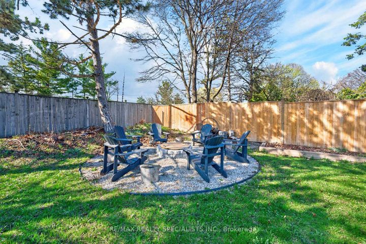 Photo 36 at 2601 Windjammer Road, Erin Mills, Mississauga