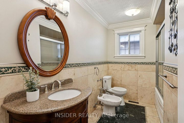 Photo 9 at 2078 Stanfield Road, Lakeview, Mississauga