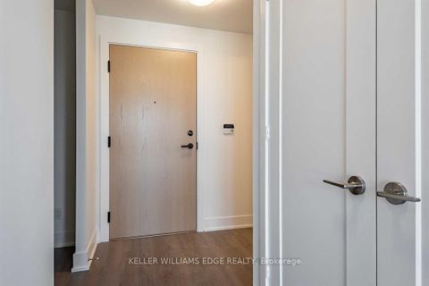Photo 4 at 304 - 1 Belsize Drive, Eglinton, Toronto