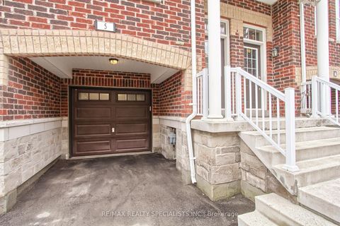 Photo 2 at 5 - 10 Porter Avenue W, West Woodbridge, Vaughan