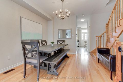 Photo 9 at 5 - 10 Porter Avenue W, West Woodbridge, Vaughan