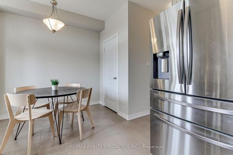 Photo 16 at 5 - 10 Porter Avenue W, West Woodbridge, Vaughan