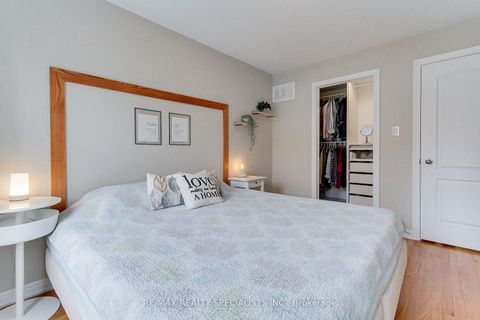 Photo 26 at 5 - 10 Porter Avenue W, West Woodbridge, Vaughan