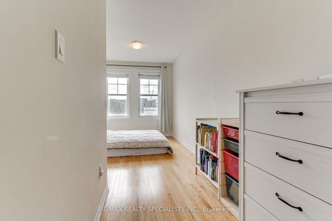 Photo 31 at 5 - 10 Porter Avenue W, West Woodbridge, Vaughan