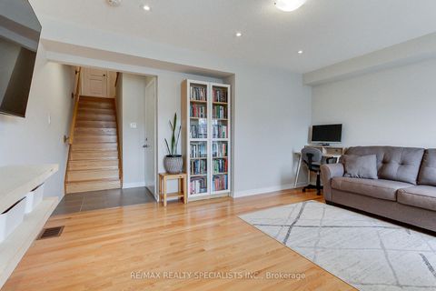 Photo 42 at 5 - 10 Porter Avenue W, West Woodbridge, Vaughan