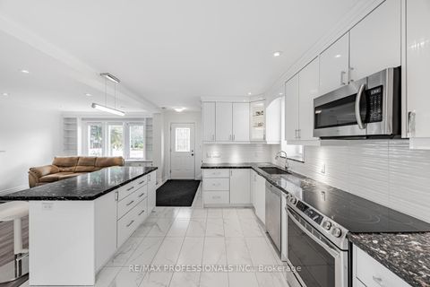 Photo 8 at 228 The Kingsway, Humber Valley, Toronto