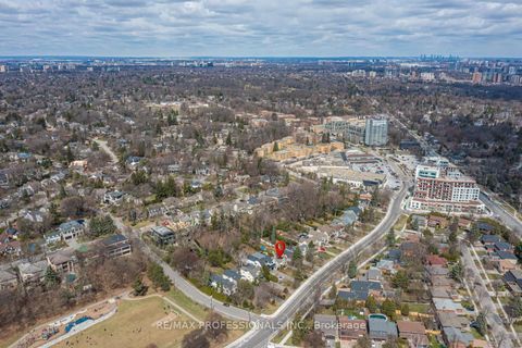 Photo 37 at 228 The Kingsway, Humber Valley, Toronto