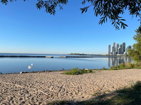 Photo 14 at 3706 - 1926 Lake Shore Boulevard W, Swansea, Toronto