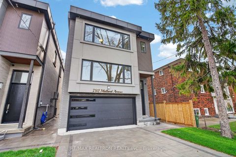 Photo 6 at 792 Midland Avenue, Kennedy Park, Toronto