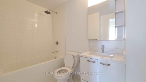 Photo 8 at 809 - 2221 Yonge Street, Mount Pleasant West, Toronto