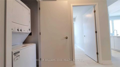 Photo 9 at 809 - 2221 Yonge Street, Mount Pleasant West, Toronto