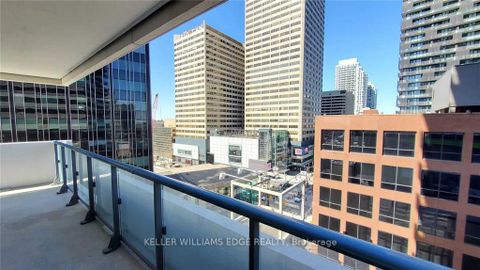 Photo 10 at 809 - 2221 Yonge Street, Mount Pleasant West, Toronto
