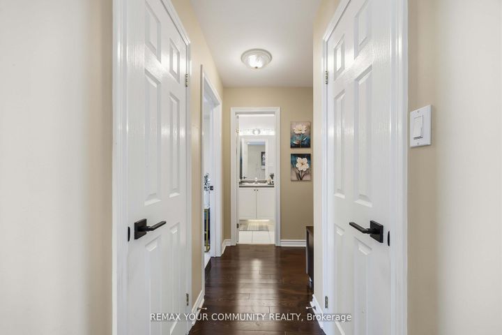 Photo 8 at 17 - 520 Silken Laumann Drive, Wyndham, Newmarket