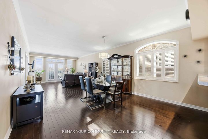 Photo 10 at 17 - 520 Silken Laumann Drive, Wyndham, Newmarket