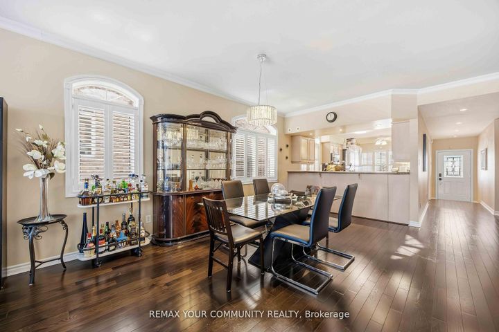 Photo 13 at 17 - 520 Silken Laumann Drive, Wyndham, Newmarket