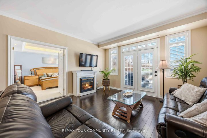 Photo 15 at 17 - 520 Silken Laumann Drive, Wyndham, Newmarket