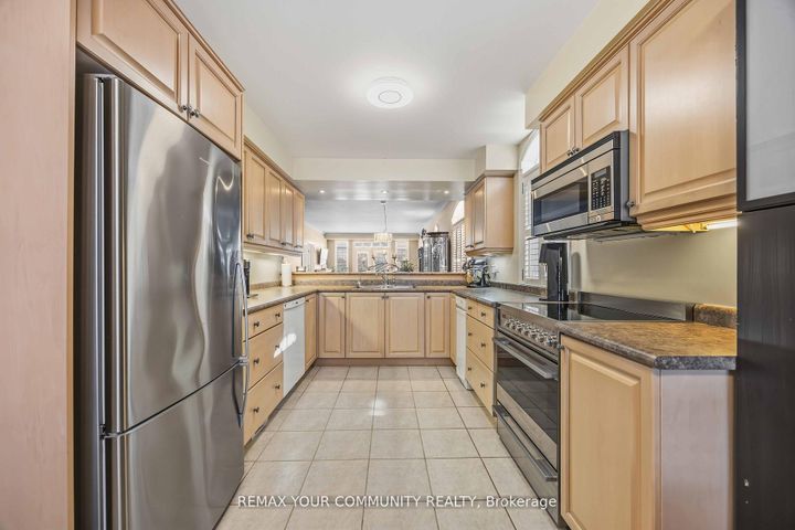 Photo 22 at 17 - 520 Silken Laumann Drive, Wyndham, Newmarket