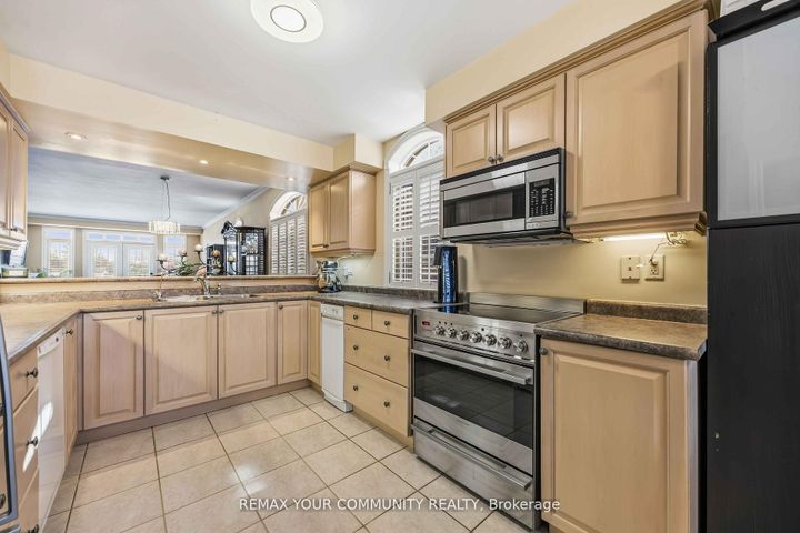 Photo 24 at 17 - 520 Silken Laumann Drive, Wyndham, Newmarket