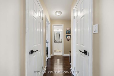 Photo 8 at 17 - 520 Silken Laumann Drive, Wyndham, Newmarket