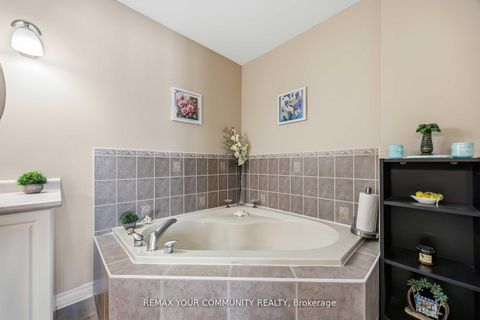 Photo 36 at 17 - 520 Silken Laumann Drive, Wyndham, Newmarket