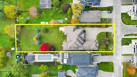 Photo 3 at 33 Maple Grove Avenue, Oak Ridges, Richmond Hill