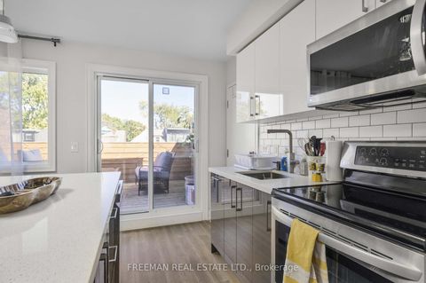 Photo 6 at 49 Beatrice Street, Bellwoods, Toronto