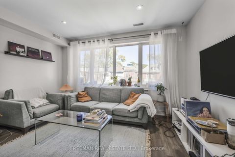 Photo 12 at 49 Beatrice Street, Bellwoods, Toronto