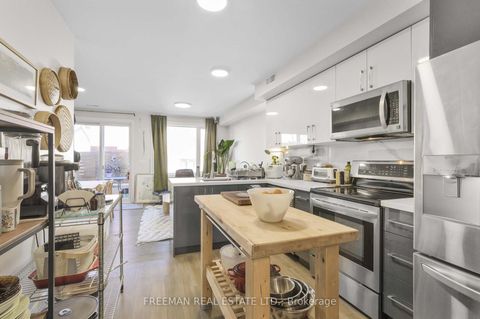 Photo 17 at 49 Beatrice Street, Bellwoods, Toronto