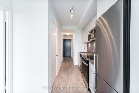 Photo 6 at 601W - 3 Rosewater Street E, South Richvale, Richmond Hill