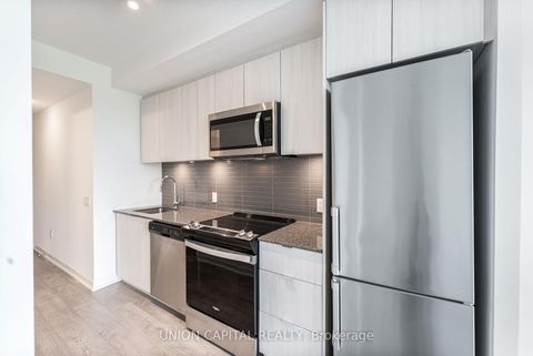 Photo 9 at 601W - 3 Rosewater Street E, South Richvale, Richmond Hill