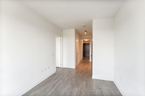 Photo 13 at 601W - 3 Rosewater Street E, South Richvale, Richmond Hill