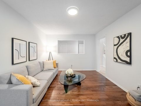 Photo 4 at 218 Mullen Drive, Brownridge, Vaughan