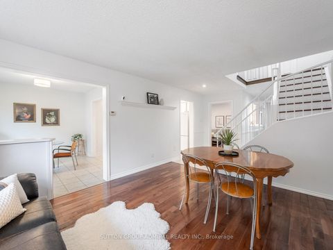 Photo 8 at 218 Mullen Drive, Brownridge, Vaughan