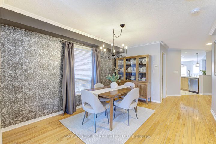 Photo 4 at 2142 Meadowglen Drive, WM Westmount, Oakville