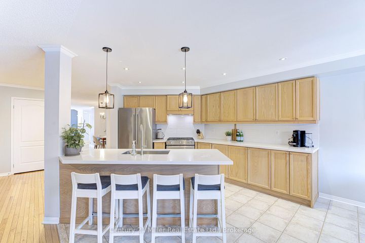 Photo 6 at 2142 Meadowglen Drive, WM Westmount, Oakville