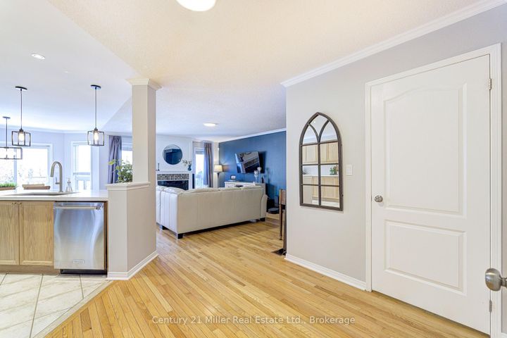 Photo 11 at 2142 Meadowglen Drive, WM Westmount, Oakville