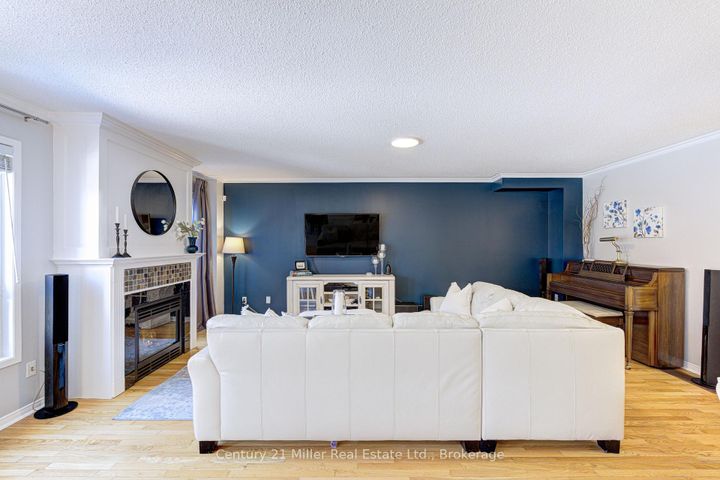 Photo 15 at 2142 Meadowglen Drive, WM Westmount, Oakville