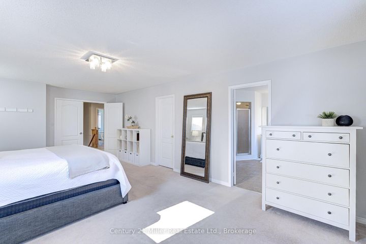 Photo 21 at 2142 Meadowglen Drive, WM Westmount, Oakville