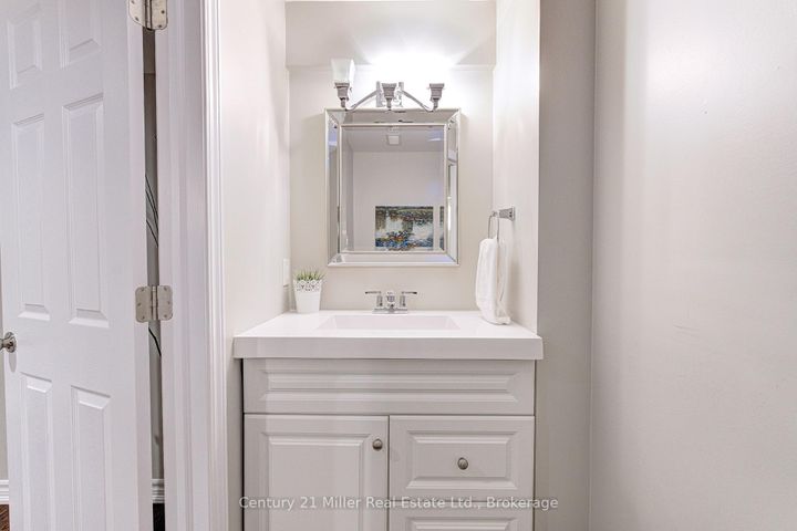 Photo 40 at 2142 Meadowglen Drive, WM Westmount, Oakville