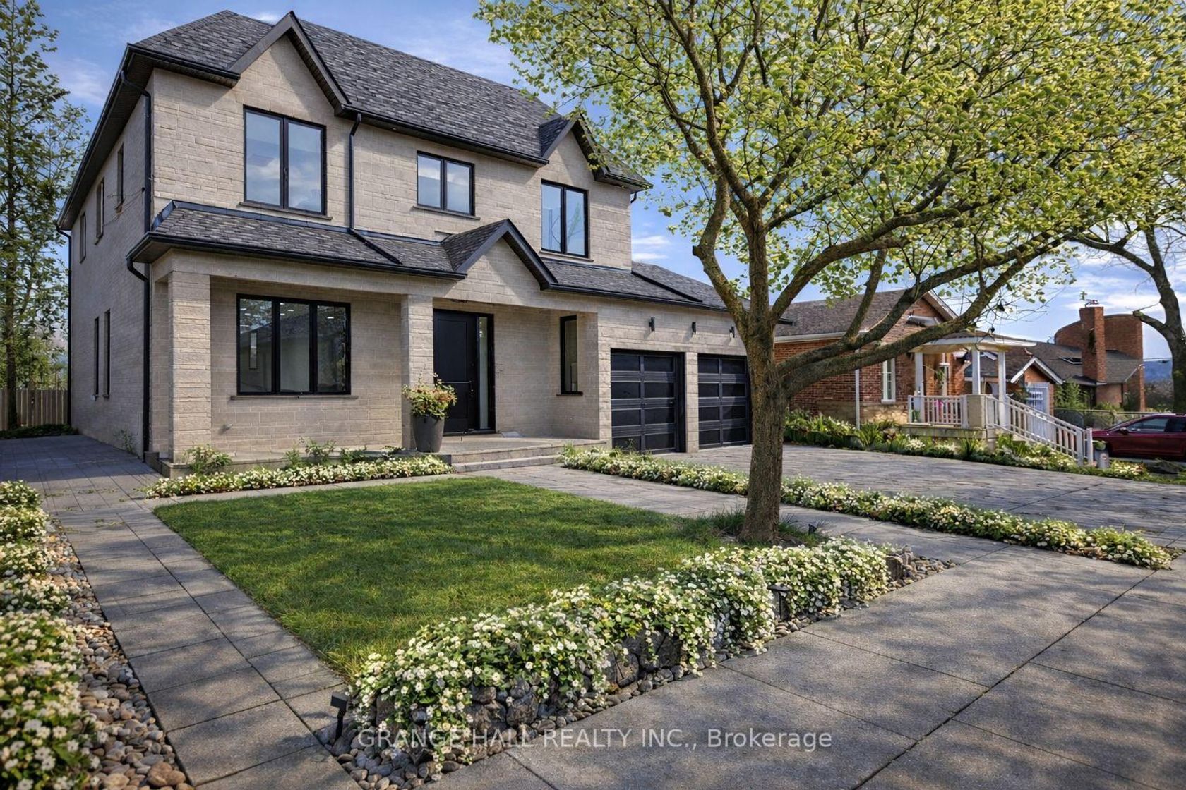 16 Barker Avenue, Beaumonde Heights, Toronto photo number 2