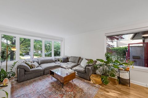 Photo 7 at 80 Berkinshaw Crescent, Don Mills, Toronto