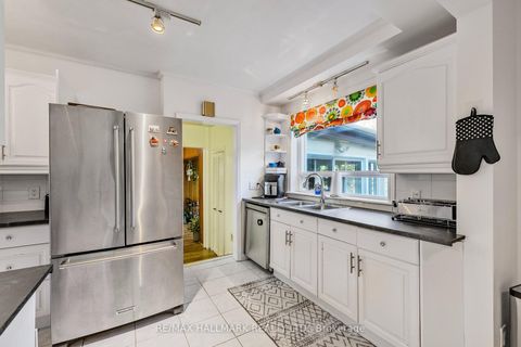 Photo 11 at 80 Berkinshaw Crescent, Don Mills, Toronto