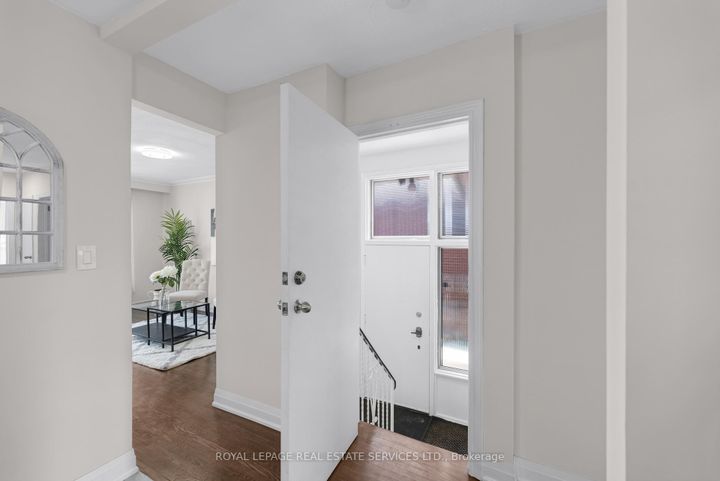 Photo 2 at 1038 Alexandra Avenue, Lakeview, Mississauga