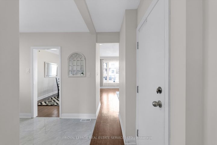 Photo 3 at 1038 Alexandra Avenue, Lakeview, Mississauga