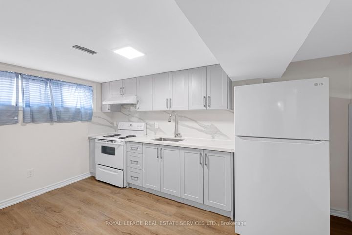 Photo 33 at 1038 Alexandra Avenue, Lakeview, Mississauga