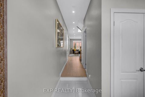 Photo 2 at 565 Foxcroft Boulevard, Wyndham, Newmarket