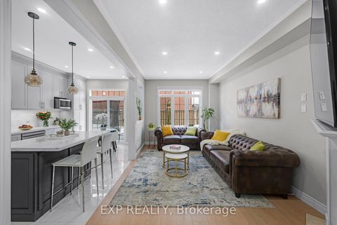 Photo 3 at 565 Foxcroft Boulevard, Wyndham, Newmarket